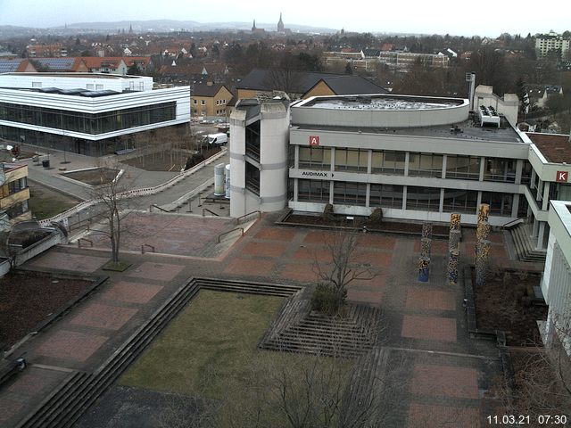 Foto der Webcam: Verwaltungsgeb&auml;ude, Innenhof mit Audimax, H&ouml;rsaal-Geb&auml;ude 1