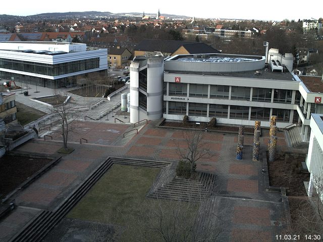 Foto der Webcam: Verwaltungsgeb&auml;ude, Innenhof mit Audimax, H&ouml;rsaal-Geb&auml;ude 1