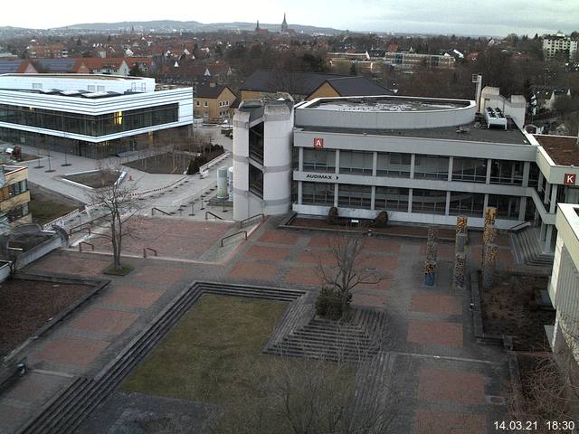 Foto der Webcam: Verwaltungsgeb&auml;ude, Innenhof mit Audimax, H&ouml;rsaal-Geb&auml;ude 1