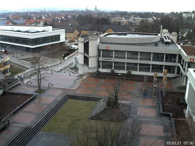 Foto der Webcam: Verwaltungsgeb&auml;ude, Innenhof mit Audimax, H&ouml;rsaal-Geb&auml;ude 1