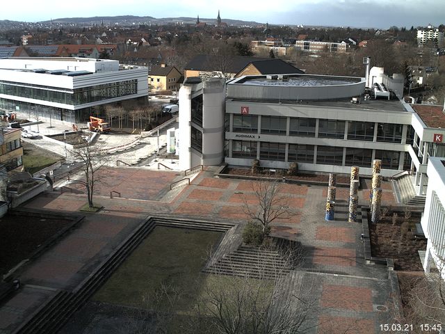 Foto der Webcam: Verwaltungsgeb&auml;ude, Innenhof mit Audimax, H&ouml;rsaal-Geb&auml;ude 1