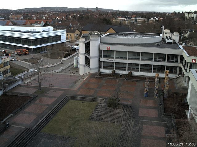 Foto der Webcam: Verwaltungsgeb&auml;ude, Innenhof mit Audimax, H&ouml;rsaal-Geb&auml;ude 1