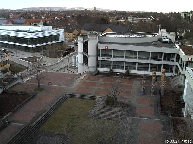 Foto der Webcam: Verwaltungsgeb&auml;ude, Innenhof mit Audimax, H&ouml;rsaal-Geb&auml;ude 1