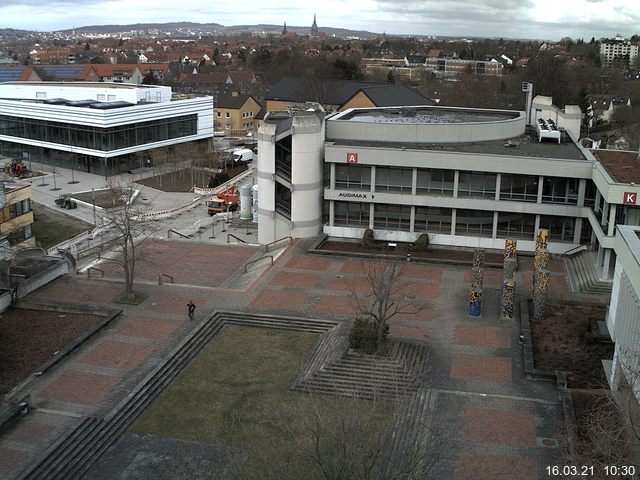 Foto der Webcam: Verwaltungsgeb&auml;ude, Innenhof mit Audimax, H&ouml;rsaal-Geb&auml;ude 1