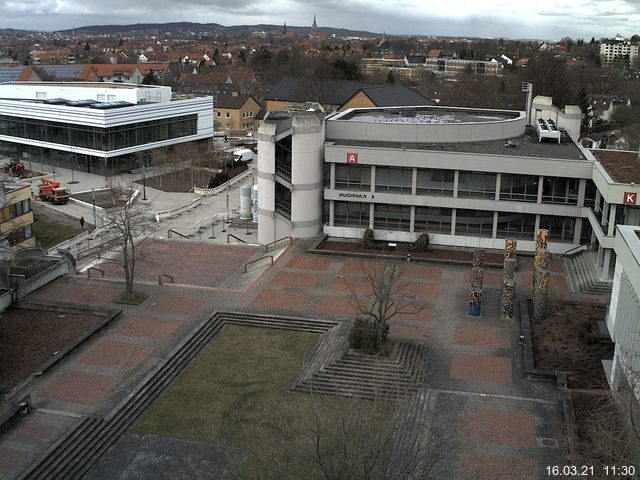 Foto der Webcam: Verwaltungsgeb&auml;ude, Innenhof mit Audimax, H&ouml;rsaal-Geb&auml;ude 1