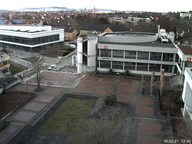Foto der Webcam: Verwaltungsgeb&auml;ude, Innenhof mit Audimax, H&ouml;rsaal-Geb&auml;ude 1