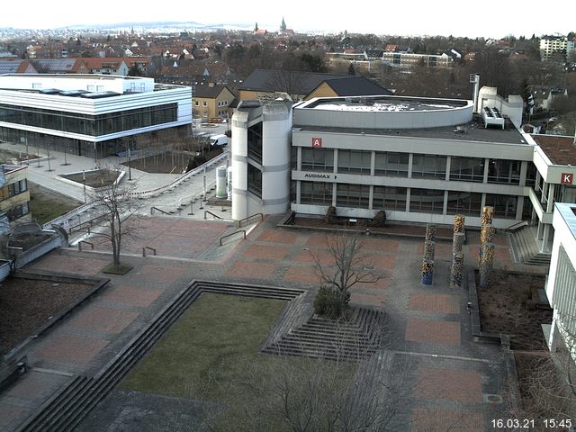 Foto der Webcam: Verwaltungsgeb&auml;ude, Innenhof mit Audimax, H&ouml;rsaal-Geb&auml;ude 1