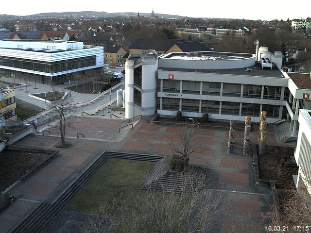 Foto der Webcam: Verwaltungsgeb&auml;ude, Innenhof mit Audimax, H&ouml;rsaal-Geb&auml;ude 1