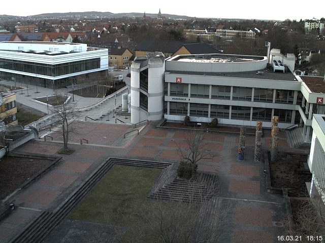 Foto der Webcam: Verwaltungsgeb&auml;ude, Innenhof mit Audimax, H&ouml;rsaal-Geb&auml;ude 1