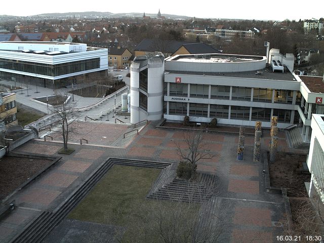 Foto der Webcam: Verwaltungsgeb&auml;ude, Innenhof mit Audimax, H&ouml;rsaal-Geb&auml;ude 1