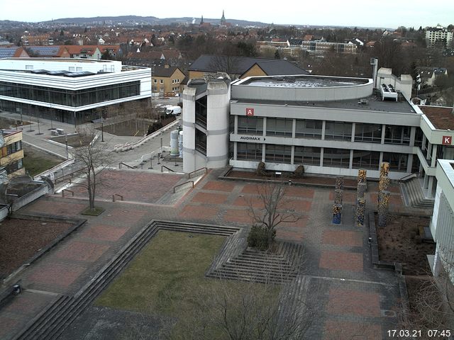 Foto der Webcam: Verwaltungsgeb&auml;ude, Innenhof mit Audimax, H&ouml;rsaal-Geb&auml;ude 1