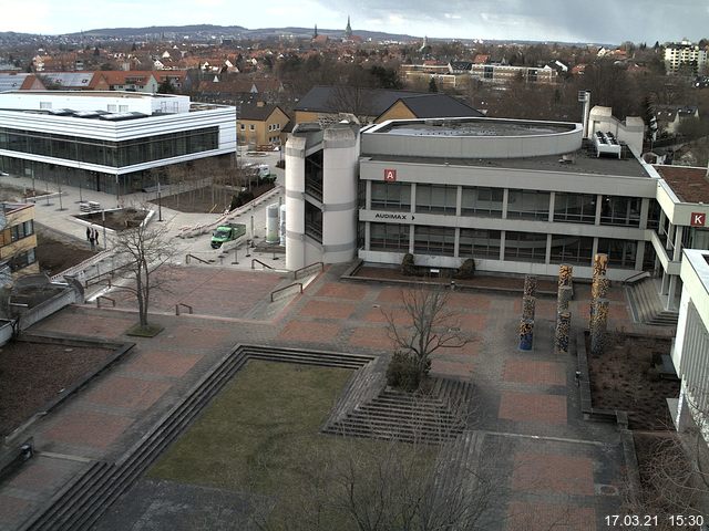 Foto der Webcam: Verwaltungsgeb&auml;ude, Innenhof mit Audimax, H&ouml;rsaal-Geb&auml;ude 1