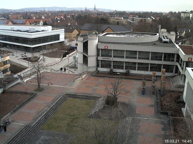 Foto der Webcam: Verwaltungsgeb&auml;ude, Innenhof mit Audimax, H&ouml;rsaal-Geb&auml;ude 1