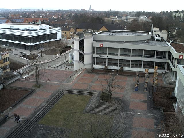 Foto der Webcam: Verwaltungsgeb&auml;ude, Innenhof mit Audimax, H&ouml;rsaal-Geb&auml;ude 1