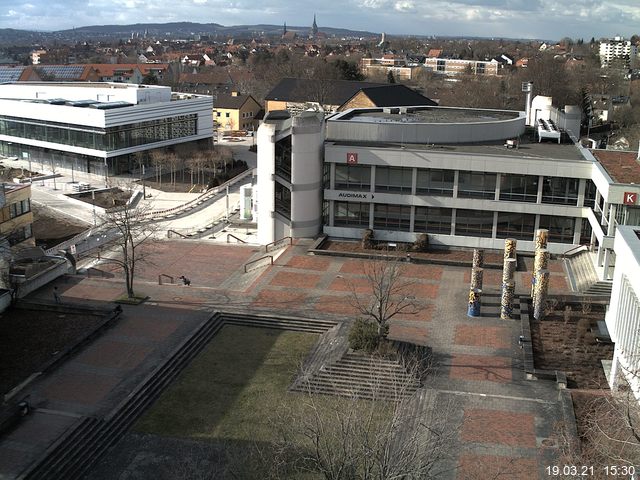 Foto der Webcam: Verwaltungsgeb&auml;ude, Innenhof mit Audimax, H&ouml;rsaal-Geb&auml;ude 1