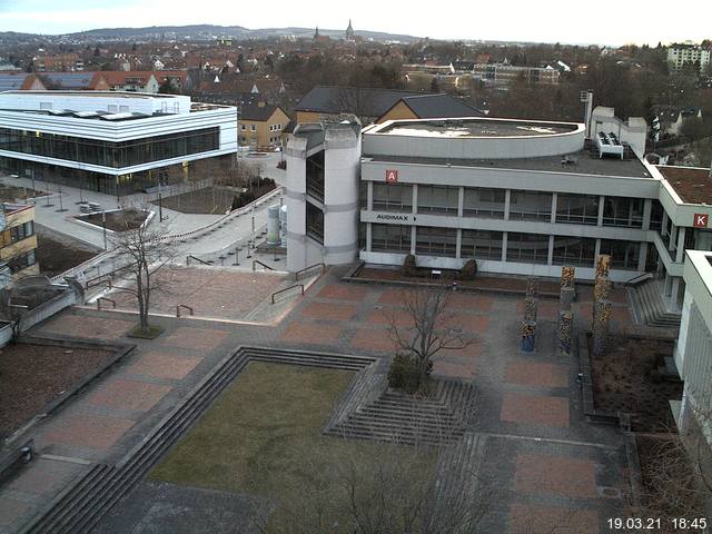 Foto der Webcam: Verwaltungsgeb&auml;ude, Innenhof mit Audimax, H&ouml;rsaal-Geb&auml;ude 1
