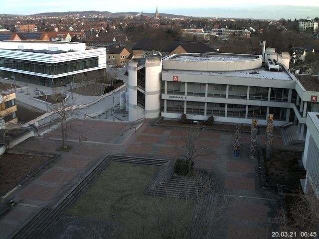 Foto der Webcam: Verwaltungsgeb&auml;ude, Innenhof mit Audimax, H&ouml;rsaal-Geb&auml;ude 1