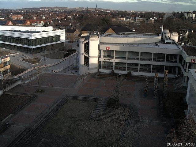 Foto der Webcam: Verwaltungsgeb&auml;ude, Innenhof mit Audimax, H&ouml;rsaal-Geb&auml;ude 1