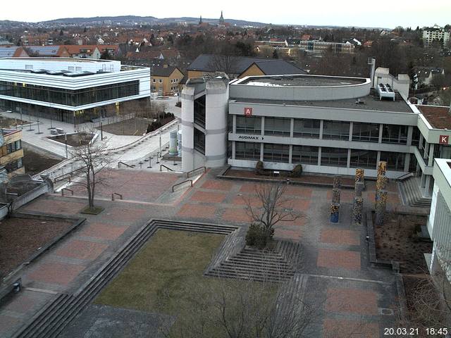Foto der Webcam: Verwaltungsgeb&auml;ude, Innenhof mit Audimax, H&ouml;rsaal-Geb&auml;ude 1
