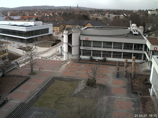 Foto der Webcam: Verwaltungsgeb&auml;ude, Innenhof mit Audimax, H&ouml;rsaal-Geb&auml;ude 1