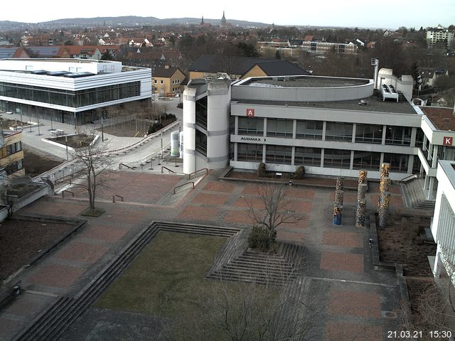 Foto der Webcam: Verwaltungsgeb&auml;ude, Innenhof mit Audimax, H&ouml;rsaal-Geb&auml;ude 1