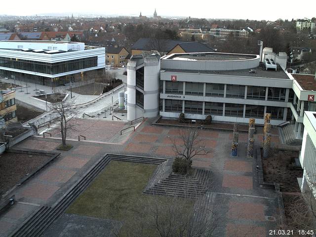 Foto der Webcam: Verwaltungsgeb&auml;ude, Innenhof mit Audimax, H&ouml;rsaal-Geb&auml;ude 1