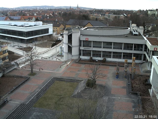 Foto der Webcam: Verwaltungsgeb&auml;ude, Innenhof mit Audimax, H&ouml;rsaal-Geb&auml;ude 1