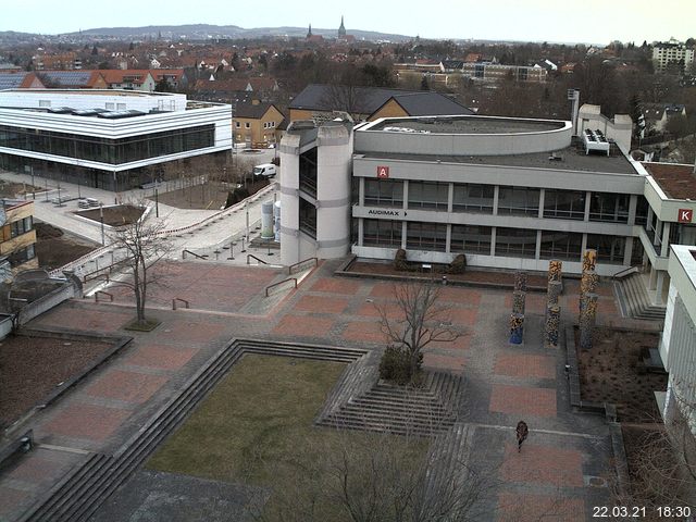 Foto der Webcam: Verwaltungsgeb&auml;ude, Innenhof mit Audimax, H&ouml;rsaal-Geb&auml;ude 1