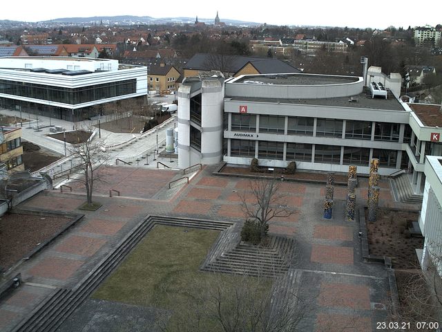 Foto der Webcam: Verwaltungsgeb&auml;ude, Innenhof mit Audimax, H&ouml;rsaal-Geb&auml;ude 1