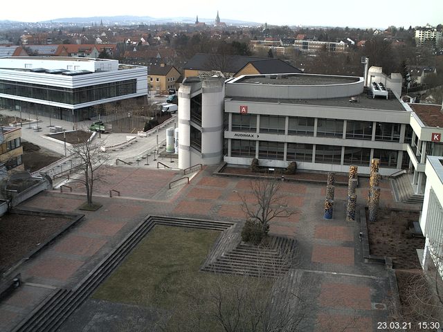 Foto der Webcam: Verwaltungsgeb&auml;ude, Innenhof mit Audimax, H&ouml;rsaal-Geb&auml;ude 1