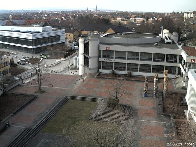 Foto der Webcam: Verwaltungsgeb&auml;ude, Innenhof mit Audimax, H&ouml;rsaal-Geb&auml;ude 1