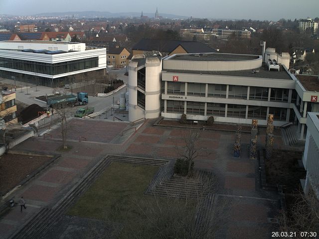 Foto der Webcam: Verwaltungsgeb&auml;ude, Innenhof mit Audimax, H&ouml;rsaal-Geb&auml;ude 1