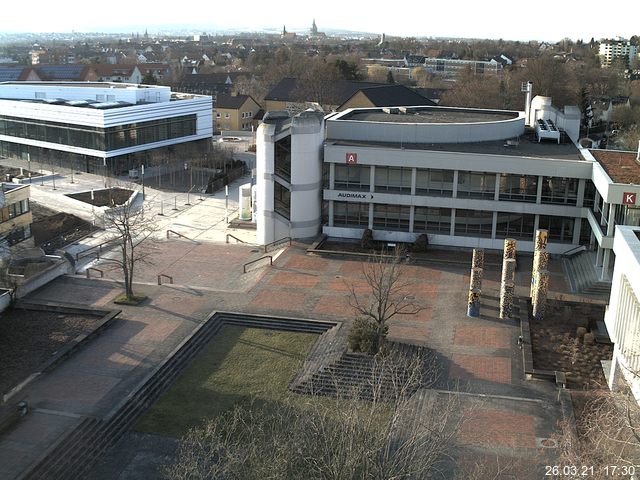 Foto der Webcam: Verwaltungsgeb&auml;ude, Innenhof mit Audimax, H&ouml;rsaal-Geb&auml;ude 1