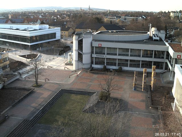 Foto der Webcam: Verwaltungsgeb&auml;ude, Innenhof mit Audimax, H&ouml;rsaal-Geb&auml;ude 1