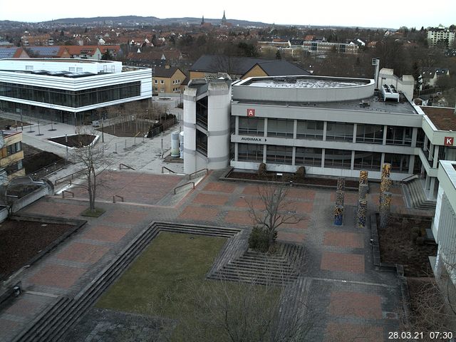 Foto der Webcam: Verwaltungsgeb&auml;ude, Innenhof mit Audimax, H&ouml;rsaal-Geb&auml;ude 1