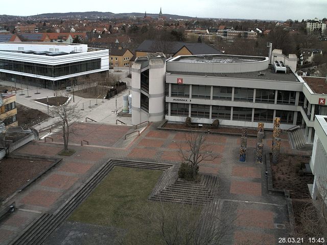Foto der Webcam: Verwaltungsgeb&auml;ude, Innenhof mit Audimax, H&ouml;rsaal-Geb&auml;ude 1