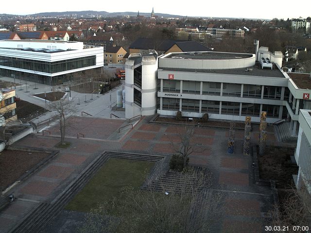 Foto der Webcam: Verwaltungsgeb&auml;ude, Innenhof mit Audimax, H&ouml;rsaal-Geb&auml;ude 1