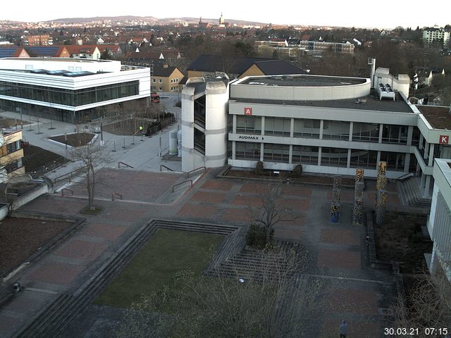 Foto der Webcam: Verwaltungsgeb&auml;ude, Innenhof mit Audimax, H&ouml;rsaal-Geb&auml;ude 1
