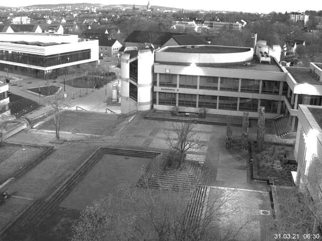 Foto der Webcam: Verwaltungsgeb&auml;ude, Innenhof mit Audimax, H&ouml;rsaal-Geb&auml;ude 1