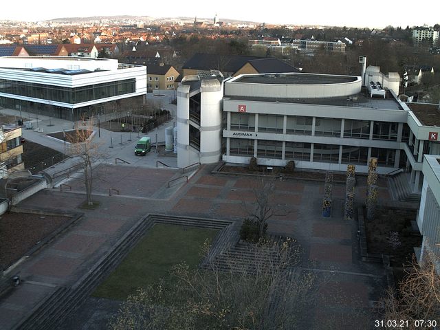 Foto der Webcam: Verwaltungsgeb&auml;ude, Innenhof mit Audimax, H&ouml;rsaal-Geb&auml;ude 1