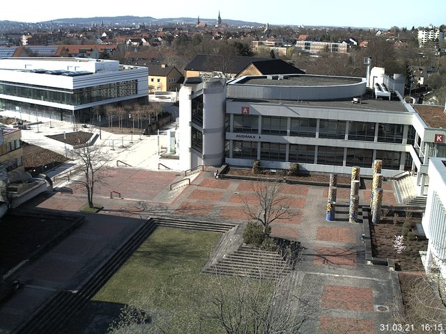 Foto der Webcam: Verwaltungsgeb&auml;ude, Innenhof mit Audimax, H&ouml;rsaal-Geb&auml;ude 1