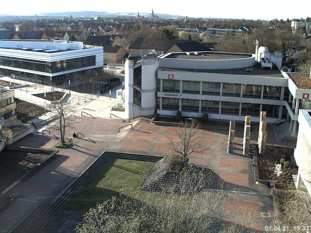 Foto der Webcam: Verwaltungsgeb&auml;ude, Innenhof mit Audimax, H&ouml;rsaal-Geb&auml;ude 1