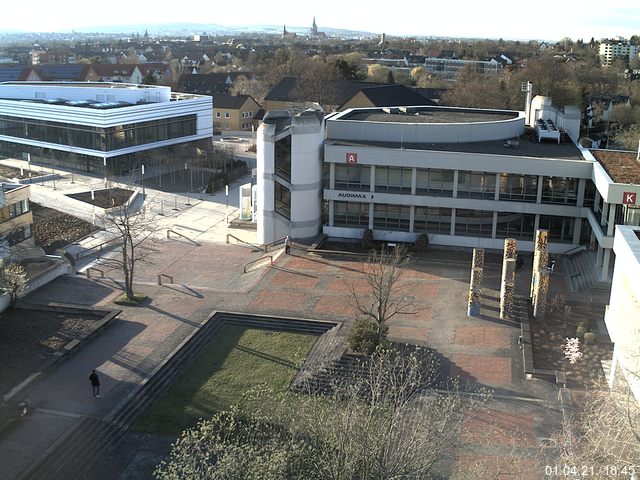 Foto der Webcam: Verwaltungsgeb&auml;ude, Innenhof mit Audimax, H&ouml;rsaal-Geb&auml;ude 1