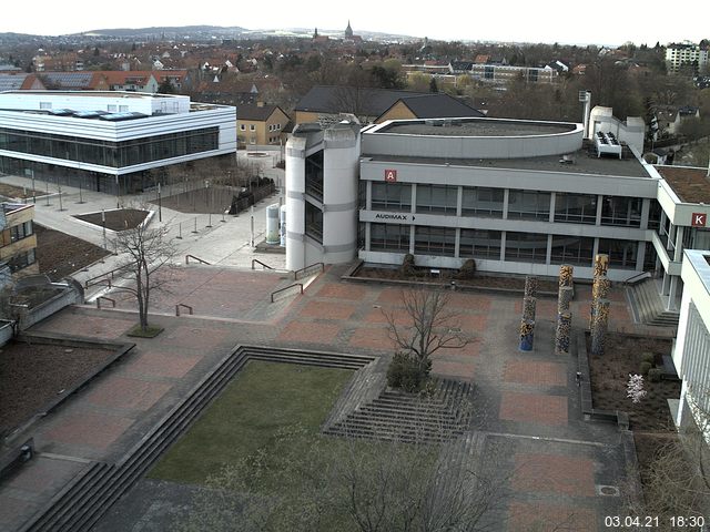 Foto der Webcam: Verwaltungsgeb&auml;ude, Innenhof mit Audimax, H&ouml;rsaal-Geb&auml;ude 1