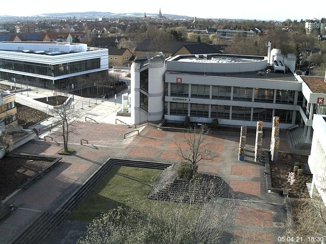 Foto der Webcam: Verwaltungsgeb&auml;ude, Innenhof mit Audimax, H&ouml;rsaal-Geb&auml;ude 1