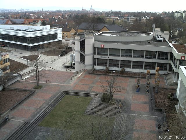 Foto der Webcam: Verwaltungsgeb&auml;ude, Innenhof mit Audimax, H&ouml;rsaal-Geb&auml;ude 1