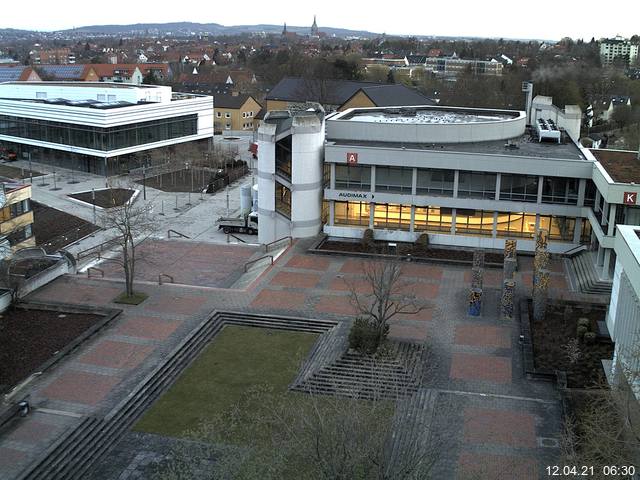 Foto der Webcam: Verwaltungsgeb&auml;ude, Innenhof mit Audimax, H&ouml;rsaal-Geb&auml;ude 1