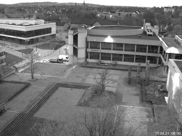 Foto der Webcam: Verwaltungsgebäude, Innenhof mit Audimax, Hörsaal-Gebäude 1