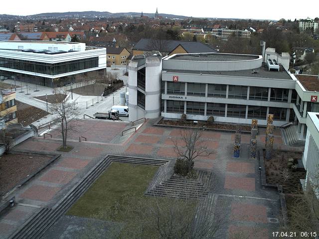 Foto der Webcam: Verwaltungsgebäude, Innenhof mit Audimax, Hörsaal-Gebäude 1