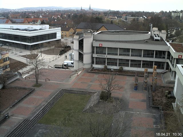 Foto der Webcam: Verwaltungsgeb&auml;ude, Innenhof mit Audimax, H&ouml;rsaal-Geb&auml;ude 1